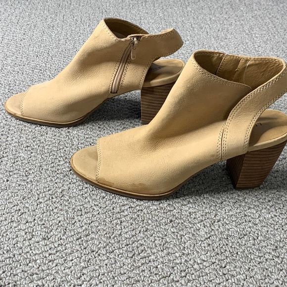 Lucky Brand Womens‎ Sandals Size 8.5M Brown Leather Slingback Peep Toe Heeled - Picture 1 of 9